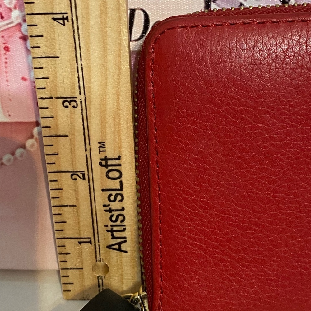 Kate Spade  Vintage and Gorgeous zip around wallet red and gold hardware - Picture 9 of 12